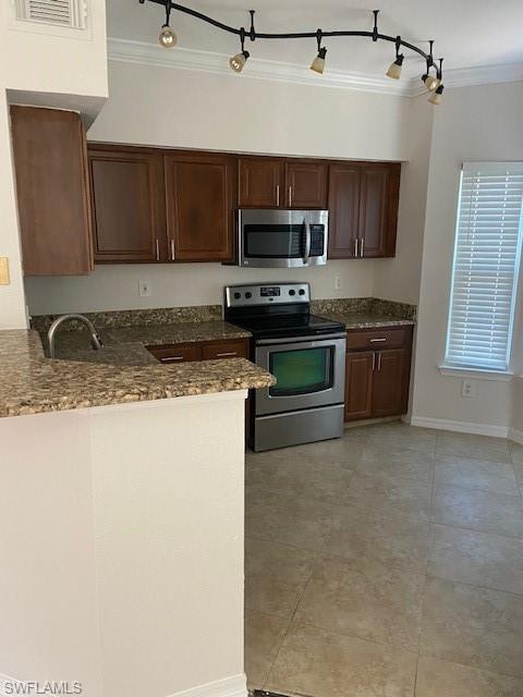 THE TIDES AT PELICAN LANDING - Residential