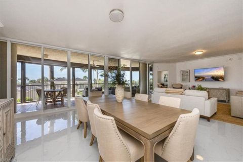 8665 Bay Colony DR 202 NAPLES FL 34108