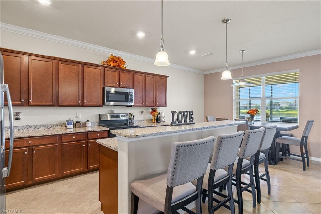 HAMPTON LAKES - Residential