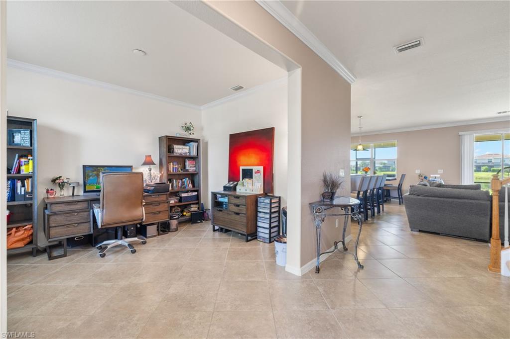 HAMPTON LAKES - Residential