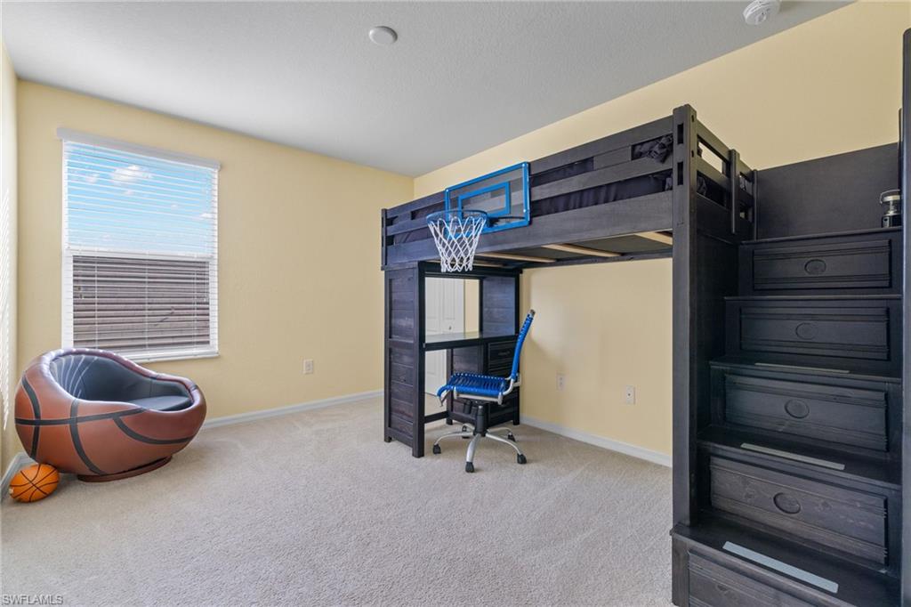 HAMPTON LAKES - Residential