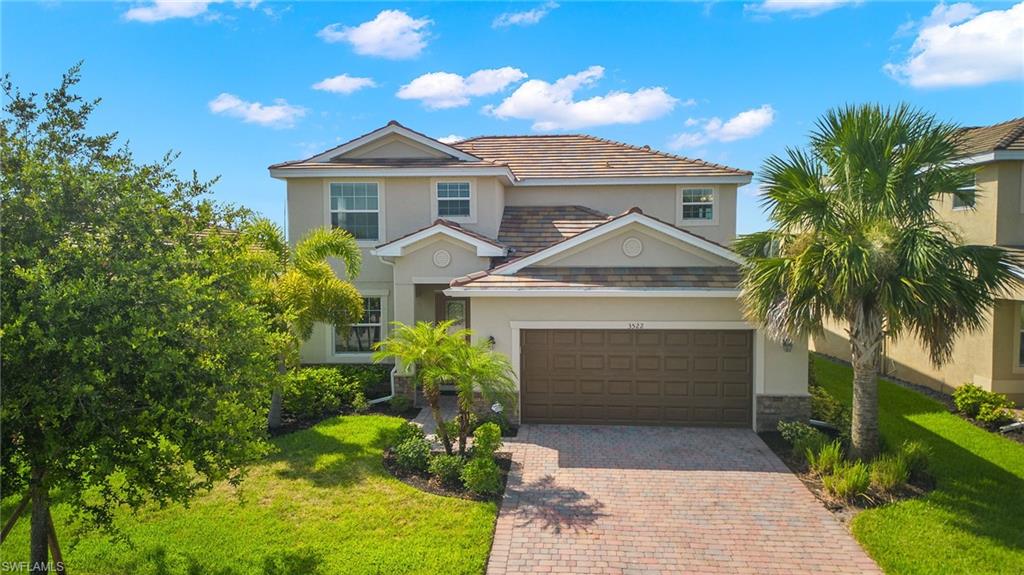 HAMPTON LAKES - Residential