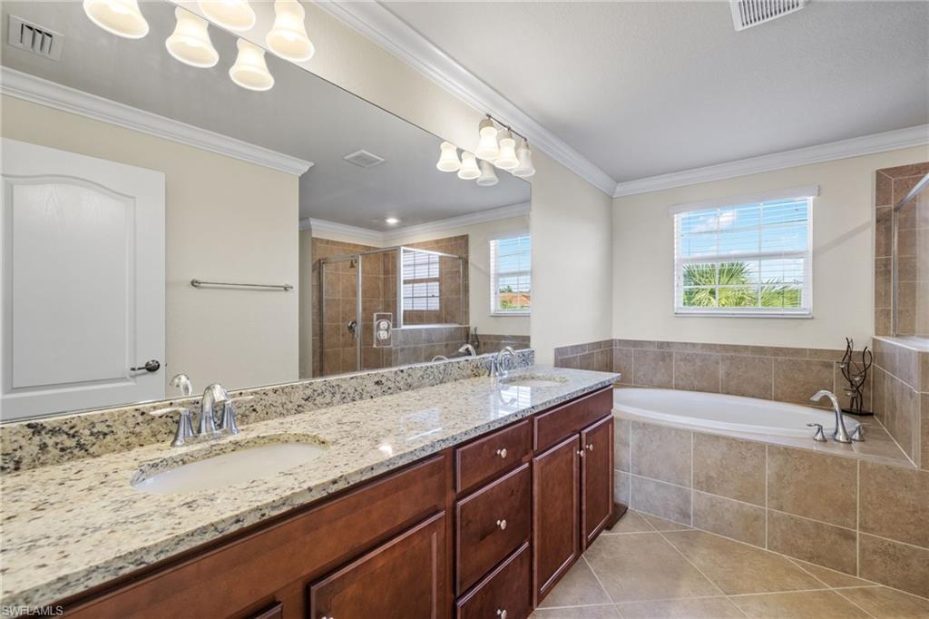 HAMPTON LAKES - Residential