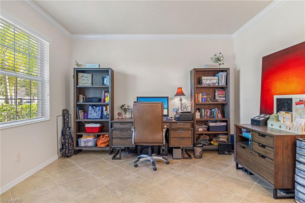 HAMPTON LAKES - Residential