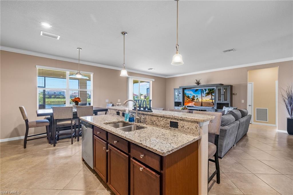 HAMPTON LAKES - Residential