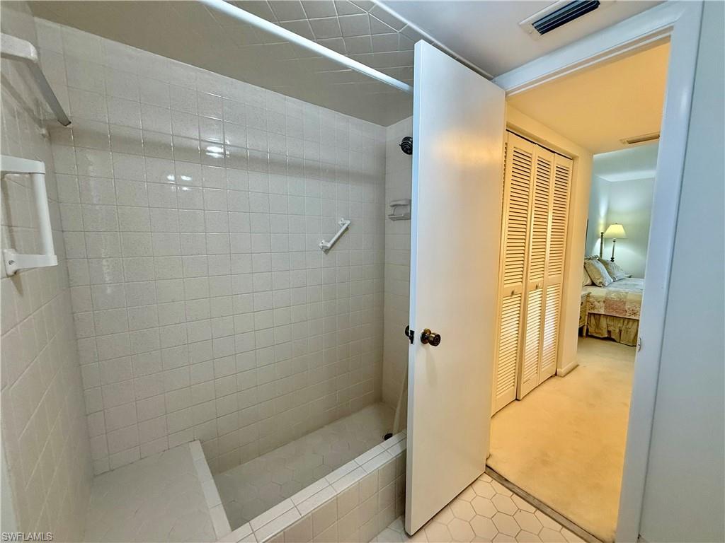 GLADES COUNTRY CLUB - Residential