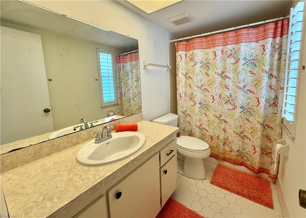 GLADES COUNTRY CLUB - Residential