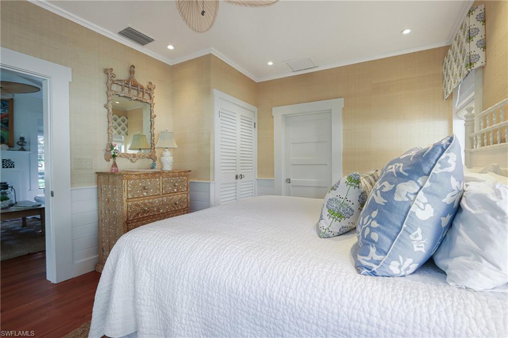 OLDE NAPLES - Residential Lease