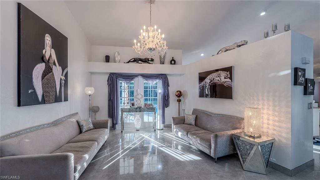 FOUNTAIN LAKES - Residential