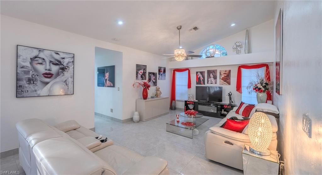 FOUNTAIN LAKES - Residential