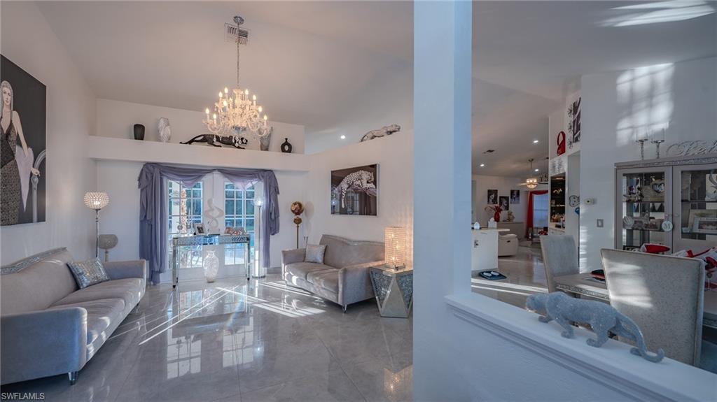 FOUNTAIN LAKES - Residential