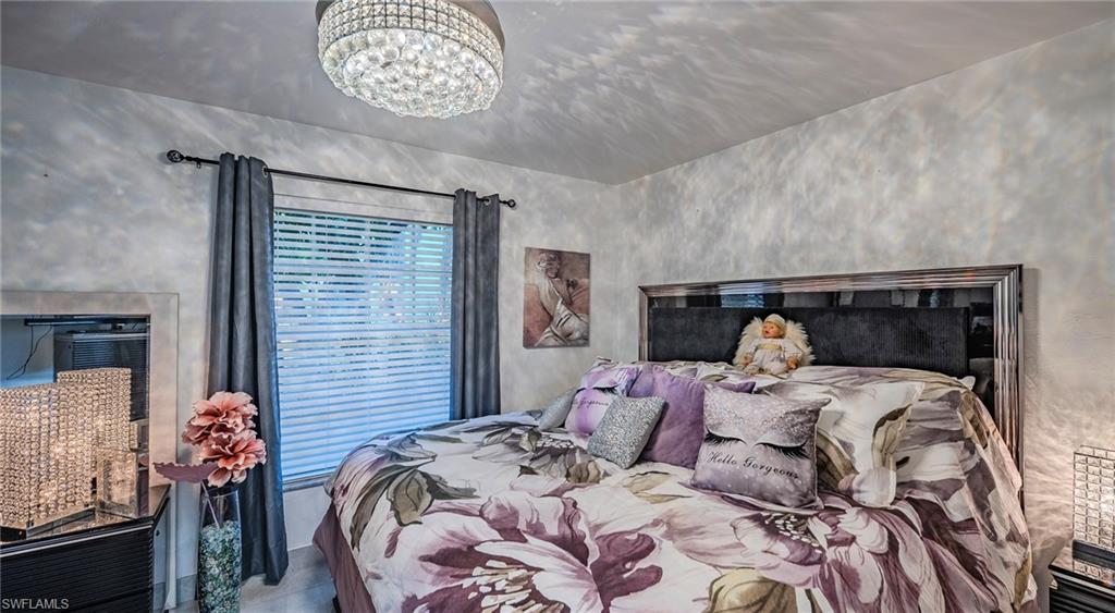 FOUNTAIN LAKES - Residential