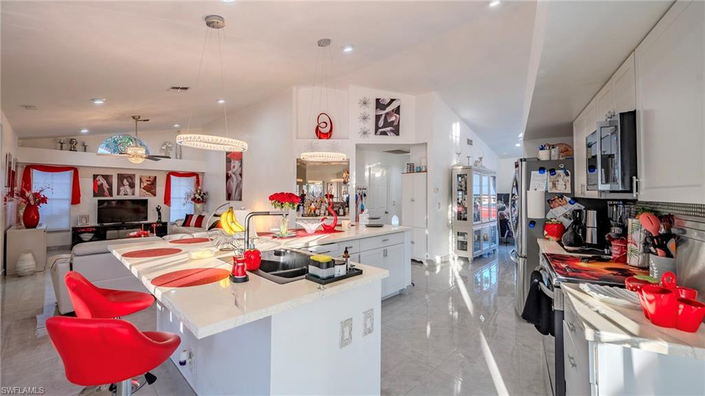 FOUNTAIN LAKES - Residential