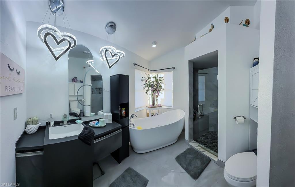 FOUNTAIN LAKES - Residential