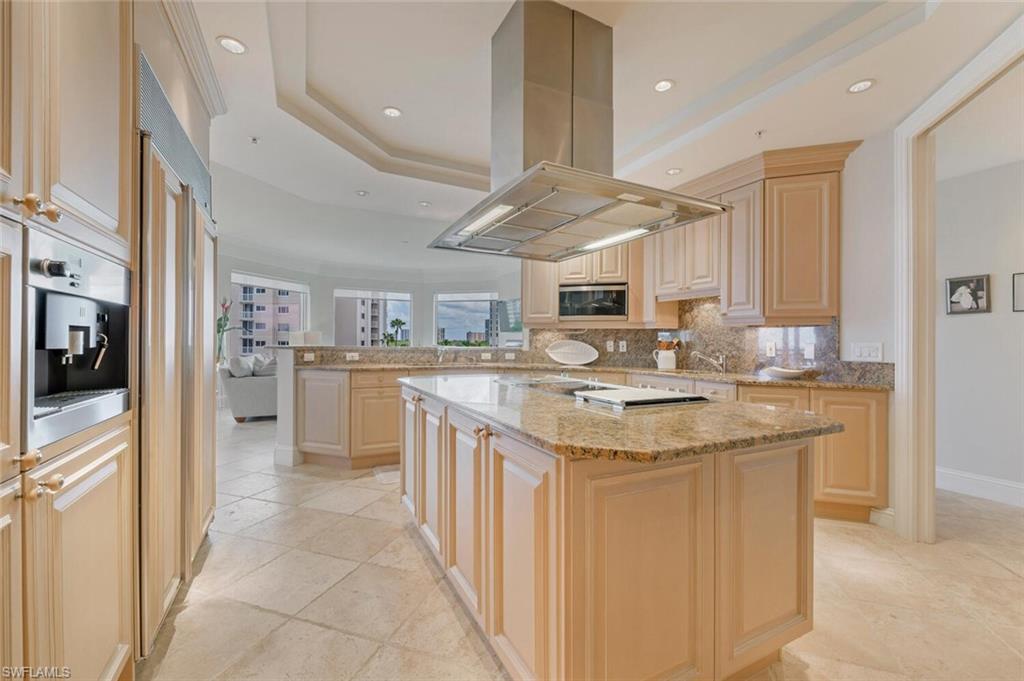 SEASONS AT NAPLES CAY - Residential