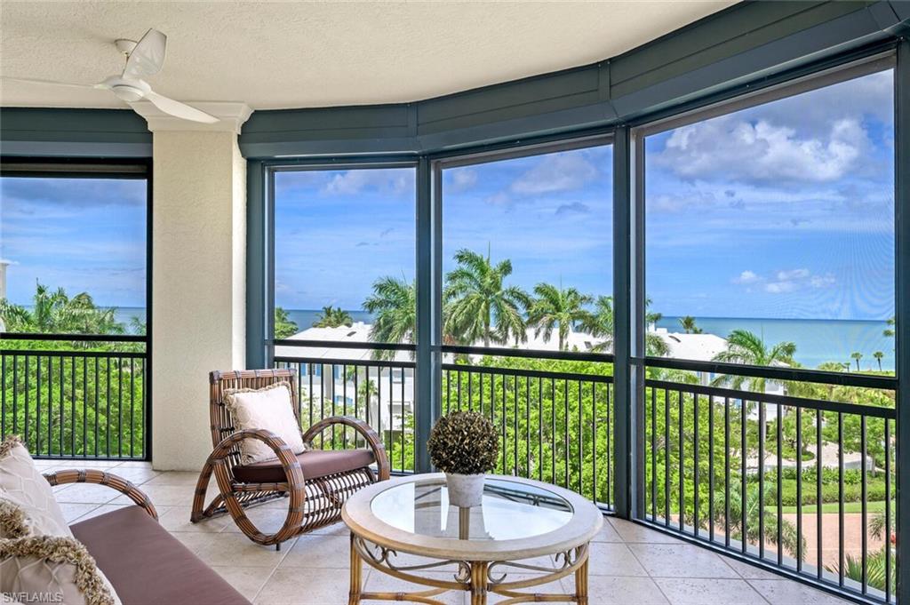 SEASONS AT NAPLES CAY - Residential