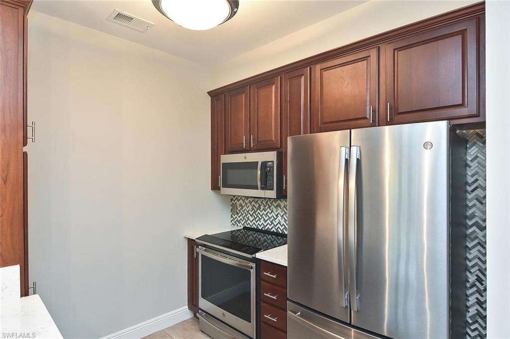 THE RESIDENCES AT COCONUT POINT - Residential