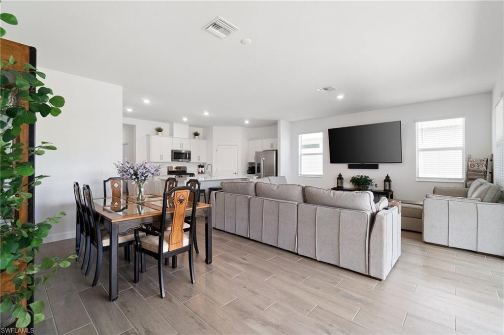 TUCKERS COVE - Residential