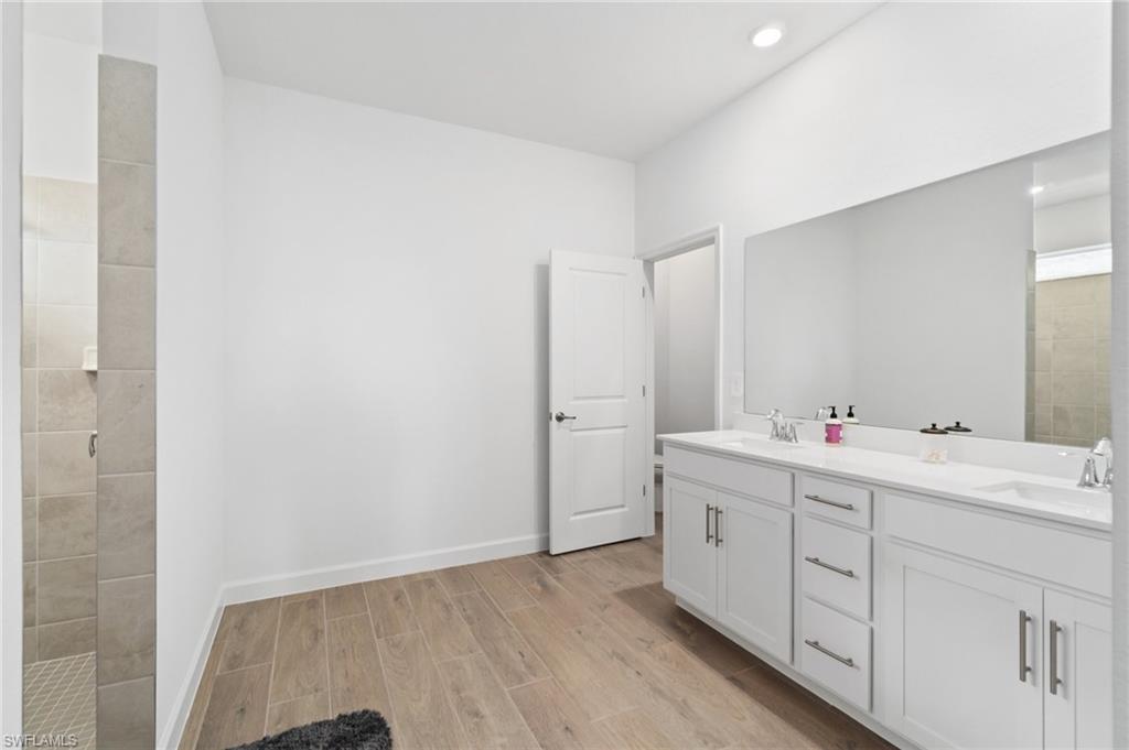 TUCKERS COVE - Residential