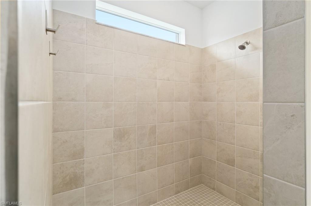 TUCKERS COVE - Residential