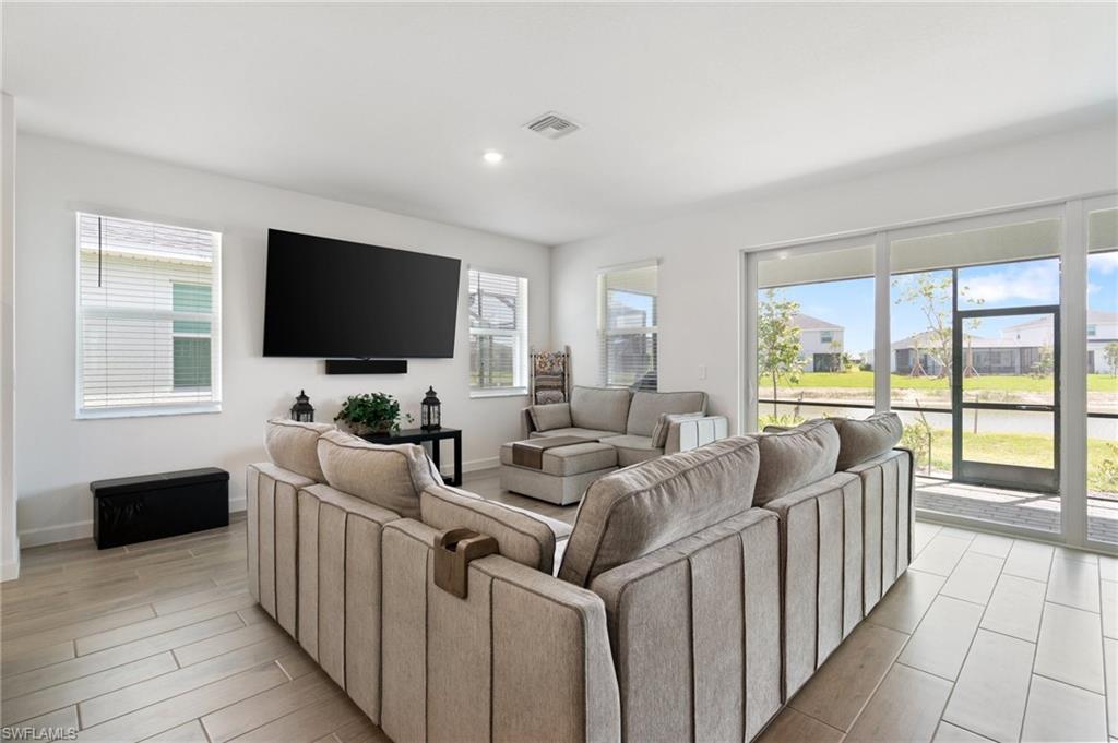 TUCKERS COVE - Residential