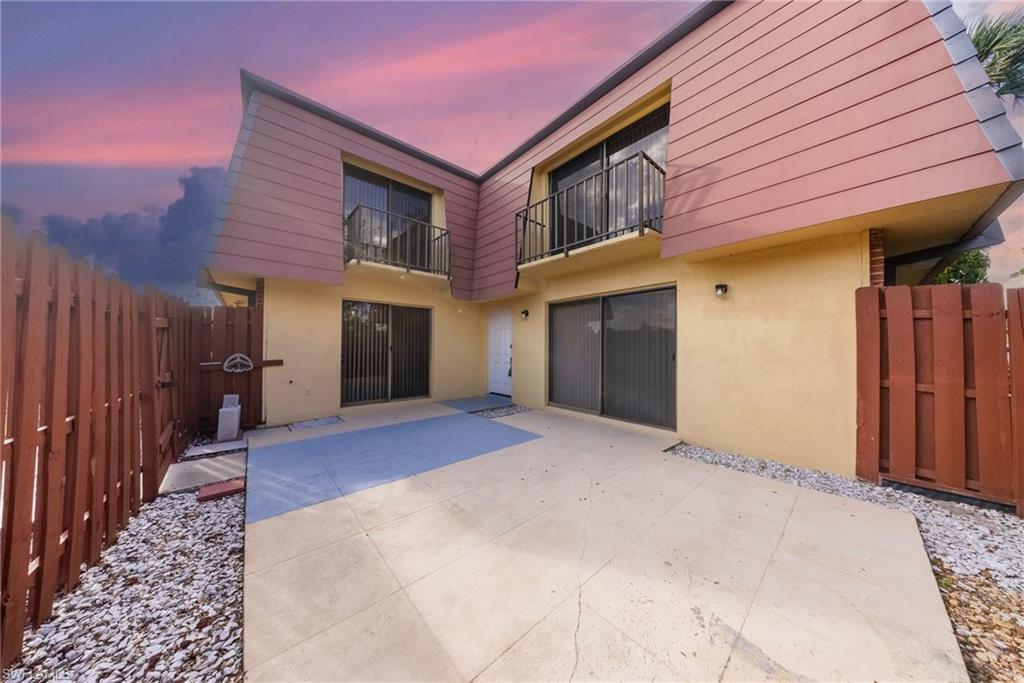 PARKWOOD VILLAS - Residential