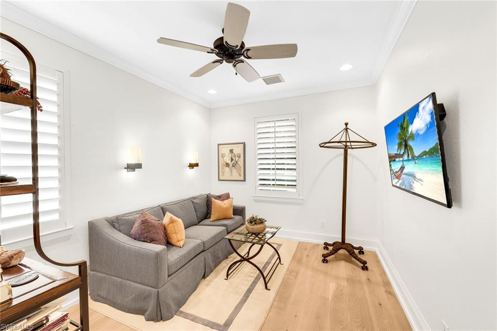 AUTUMN WOODS - Residential