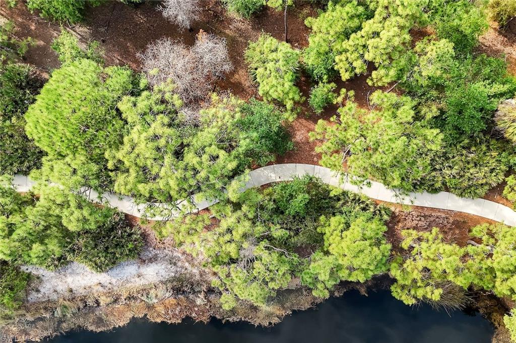 AUTUMN WOODS - Residential