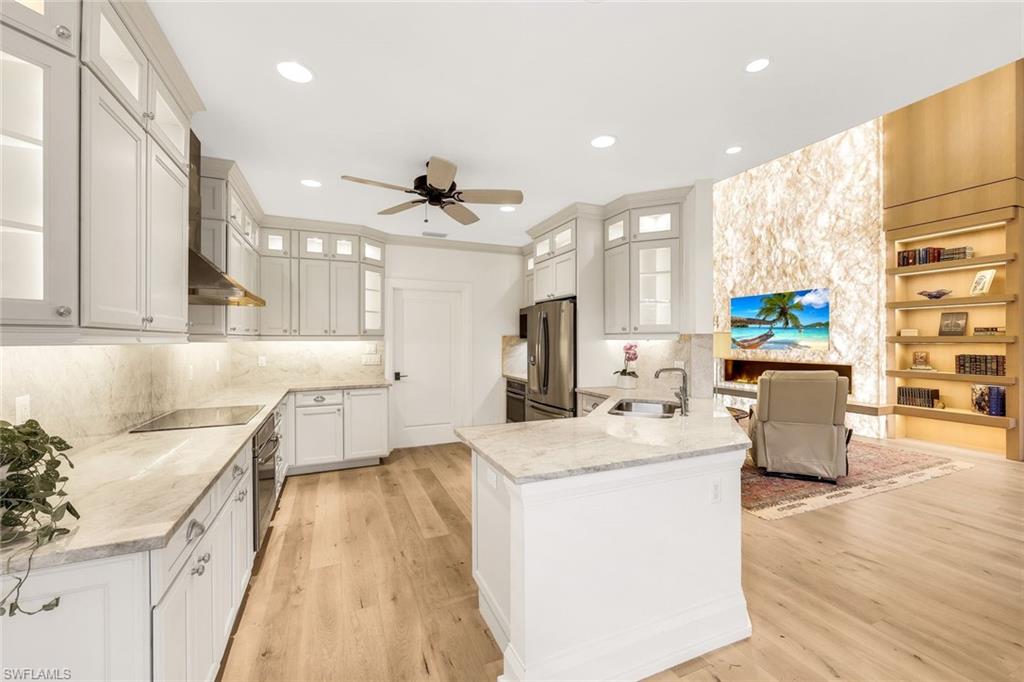 AUTUMN WOODS - Residential