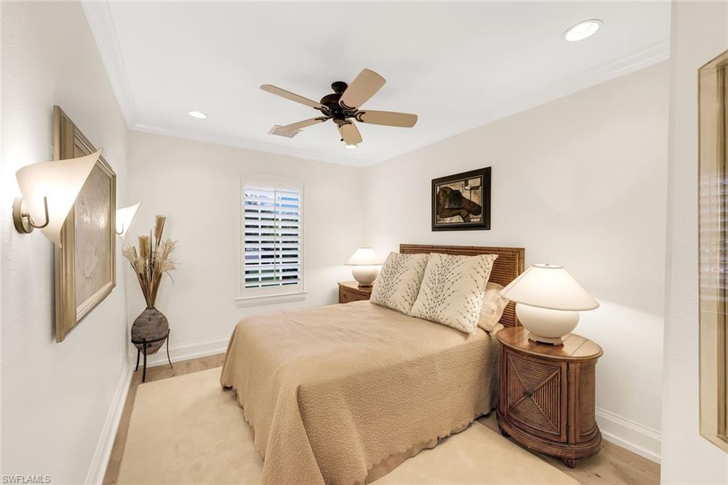 AUTUMN WOODS - Residential