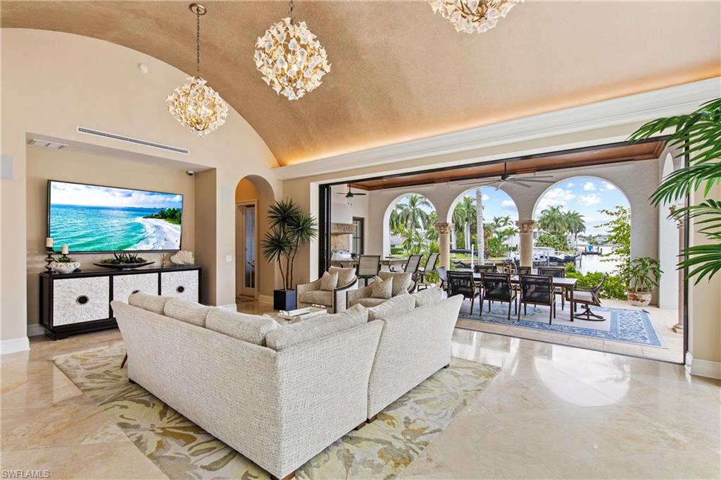 ROYAL HARBOR - Residential