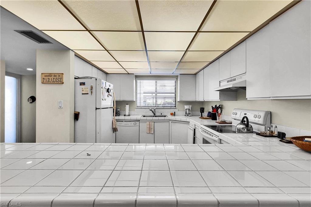 WINDJAMMER VILLAGE AT THE LAND - Residential