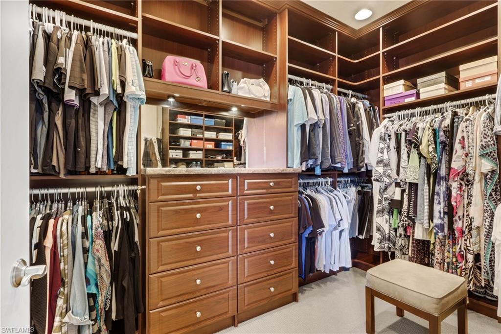 THE ENCLAVE - Residential