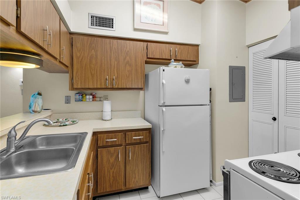 MARINER APTS MARCO ISLAND - Residential