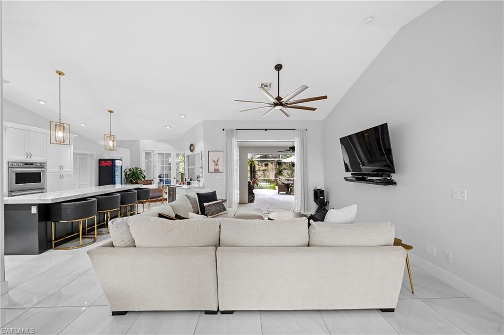 8139 Las Palmas WAY