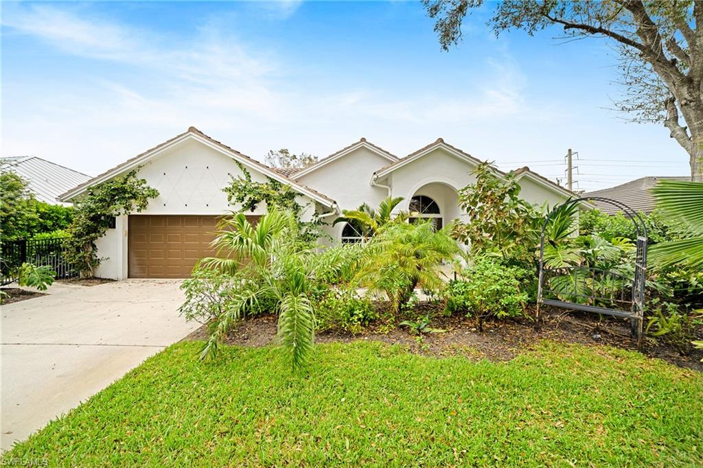 8139 Las Palmas WAY