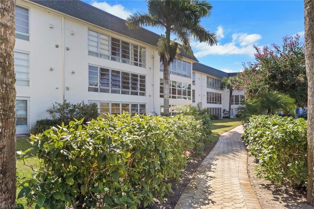 VISTA PALMS - Residential