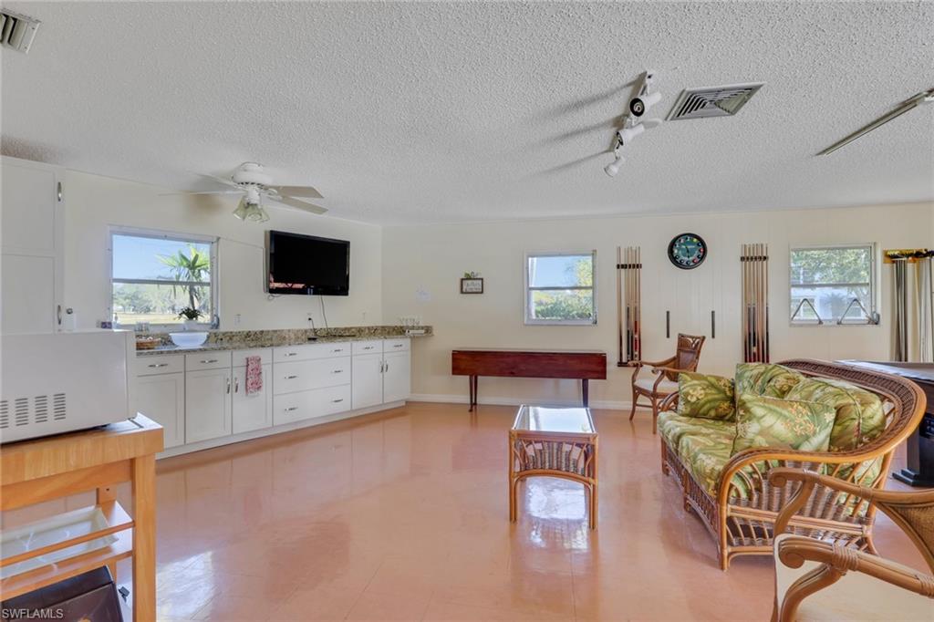 VISTA PALMS - Residential