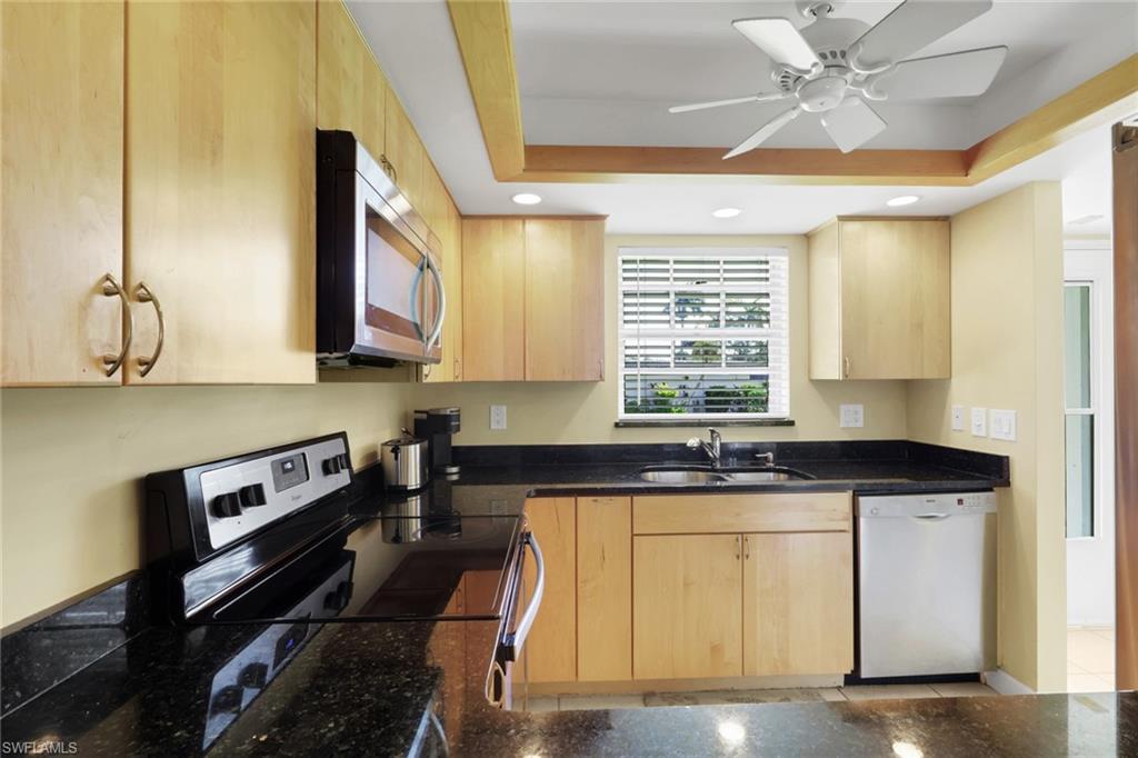 VISTA PALMS - Residential