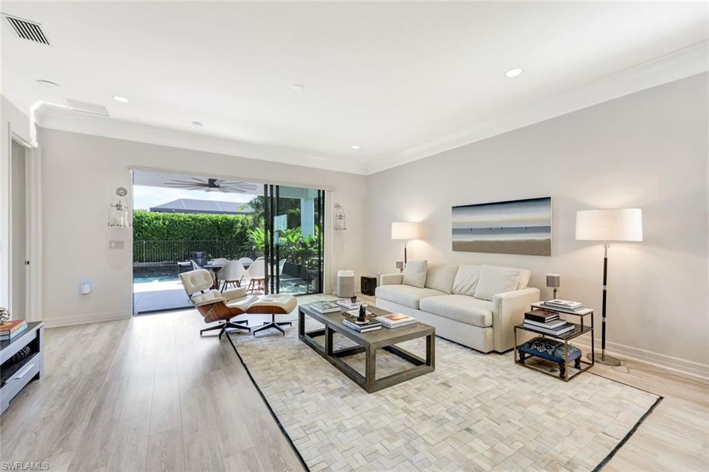 3565 Beaufort CT
