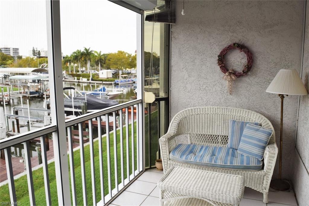 ROYAL PELICAN TOWNHOUSE - Residential