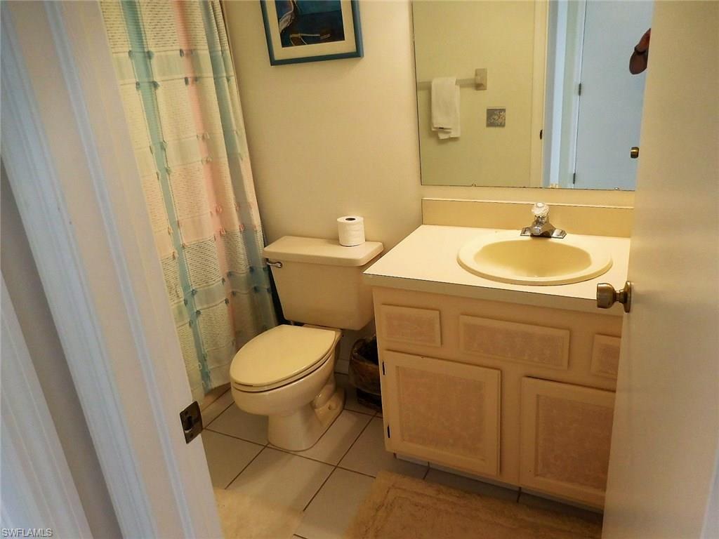 ROYAL PELICAN TOWNHOUSE - Residential