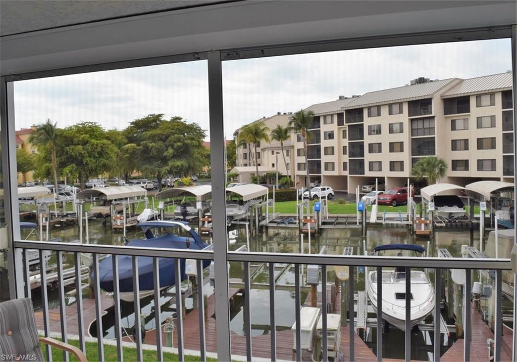 ROYAL PELICAN TOWNHOUSE - Residential