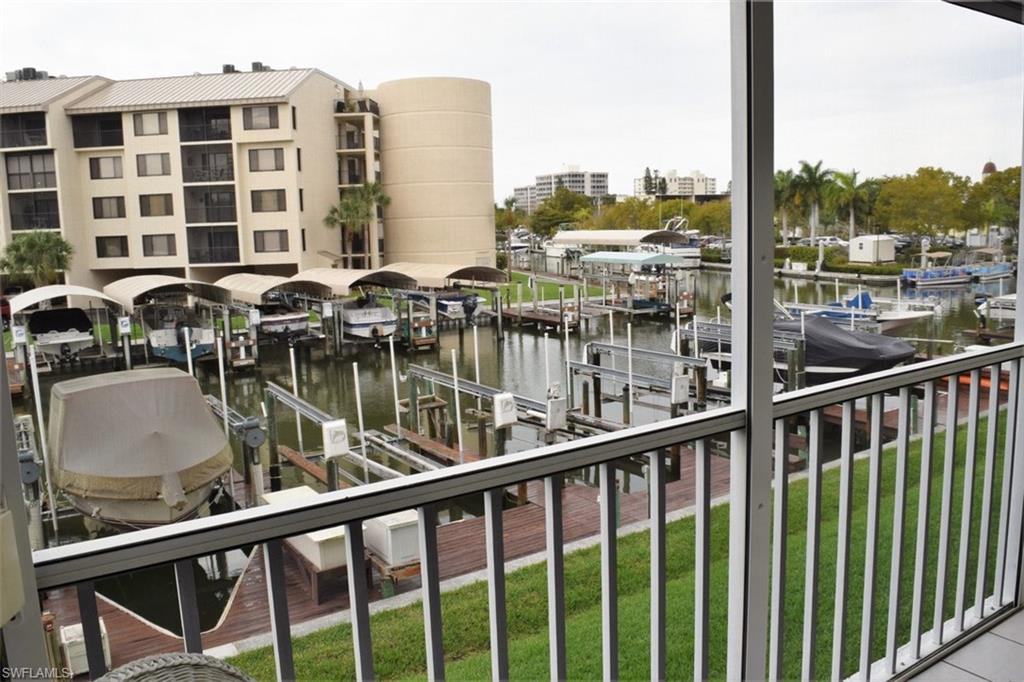 ROYAL PELICAN TOWNHOUSE - Residential