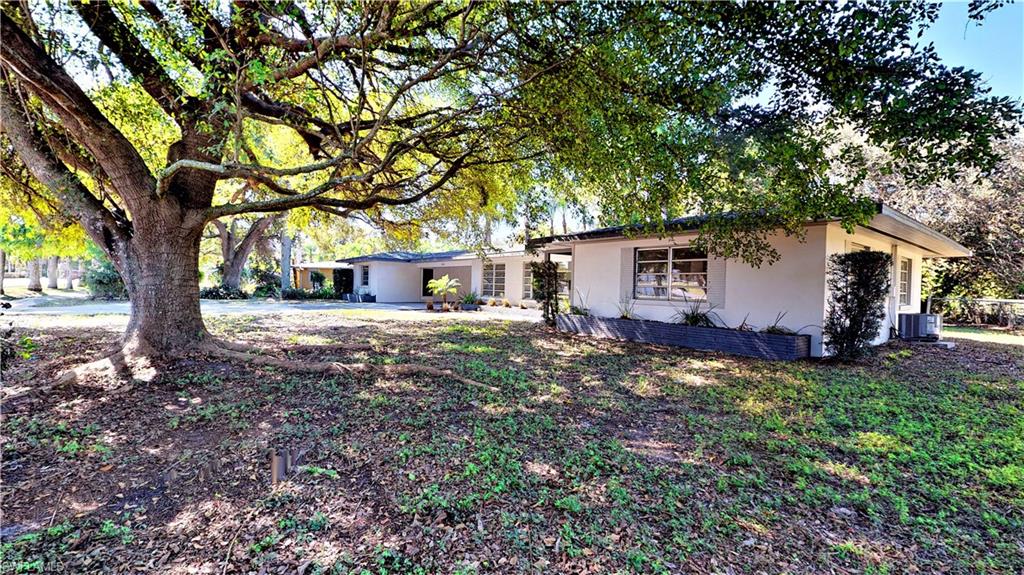 COUNTRY CLUB ESTATES - Residential