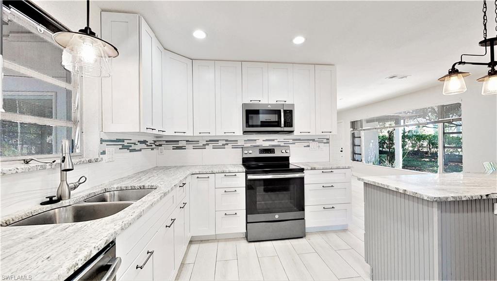 COUNTRY CLUB ESTATES - Residential