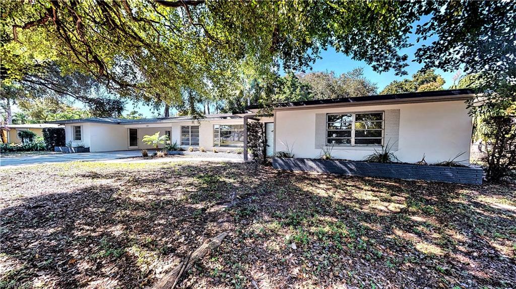 COUNTRY CLUB ESTATES - Residential