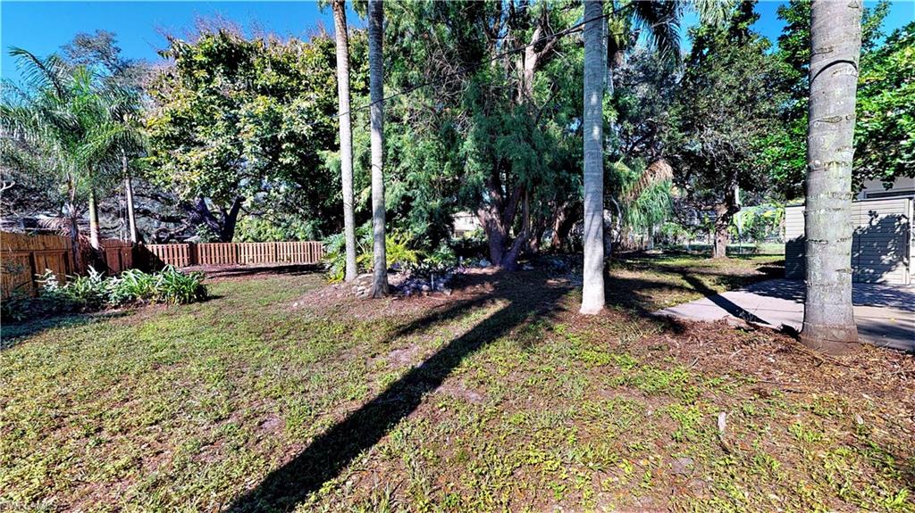 COUNTRY CLUB ESTATES - Residential