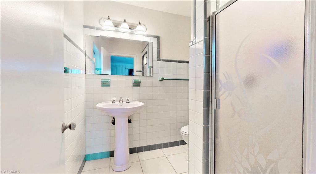 COUNTRY CLUB ESTATES - Residential