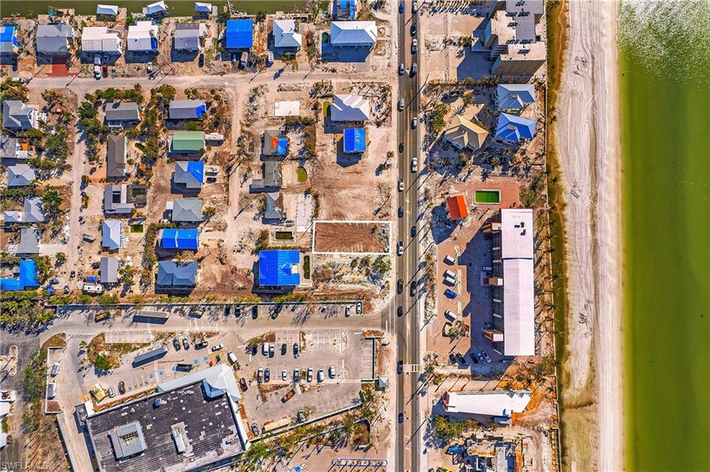 HOLIDAY SHORES - Land